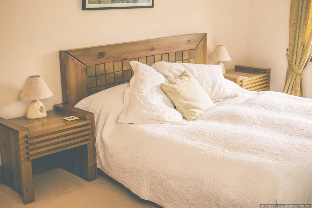 Weycroft Mill House Bed And Breakfast Axminster Room photo