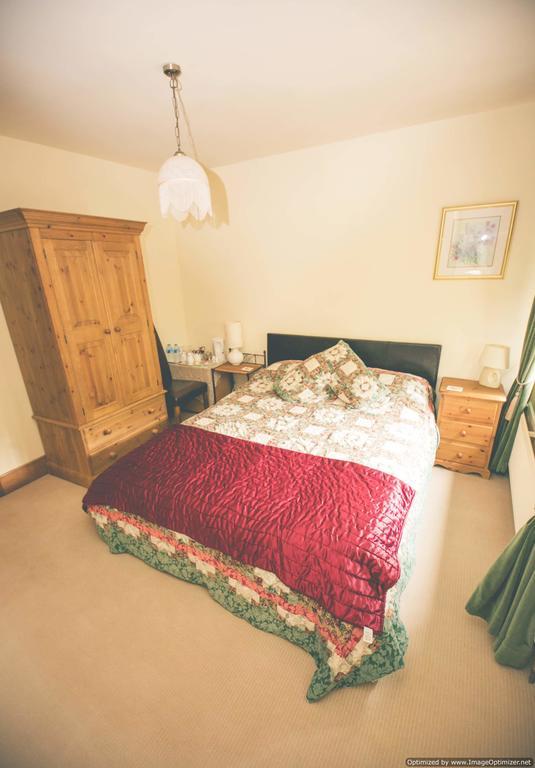 Weycroft Mill House Bed And Breakfast Axminster Room photo